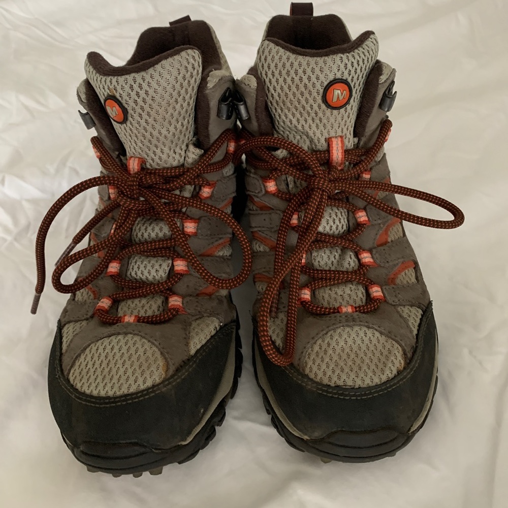 Merrell Women’s Moab Mid Bungee Cord Waterproof Hiking Boots 8.5